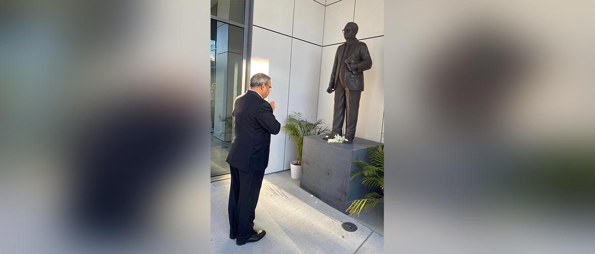  Amb. Indra Mani Pandey, PR of India to the UN and other IOs paying floral tribute to Bharat Ratna Babasaheb Dr. Bhimrao Ambedkar on Mahaparinirvan Diwas in Geneva