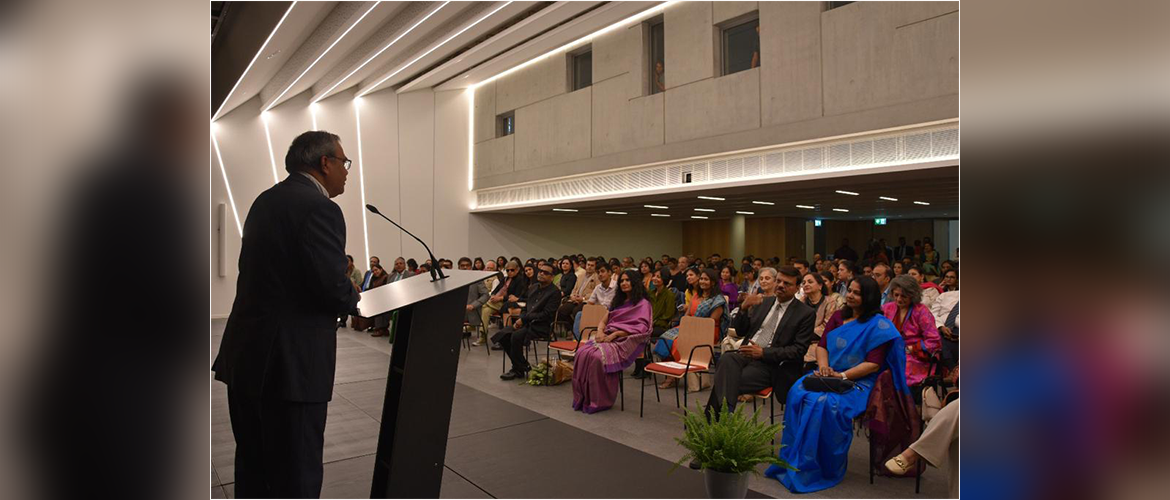  Amb. Indra Mani Pandey, PR of India to the UN and other IOs, welcoming, together with 300+ members of Indian community, world renowned Indian music composer, singer, song-writer, music producer, multi-instrumentalist and philanthropist Shri A. R. Rahman to meet and greet him


